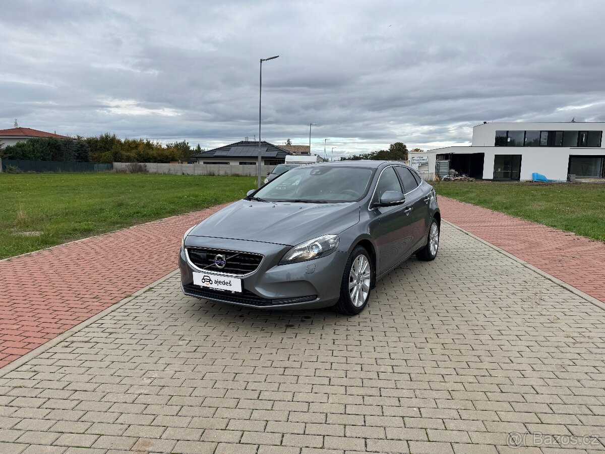 Volvo V40 2.0 D2/Momentum/servis. kn./ČR/2015/168 tkm