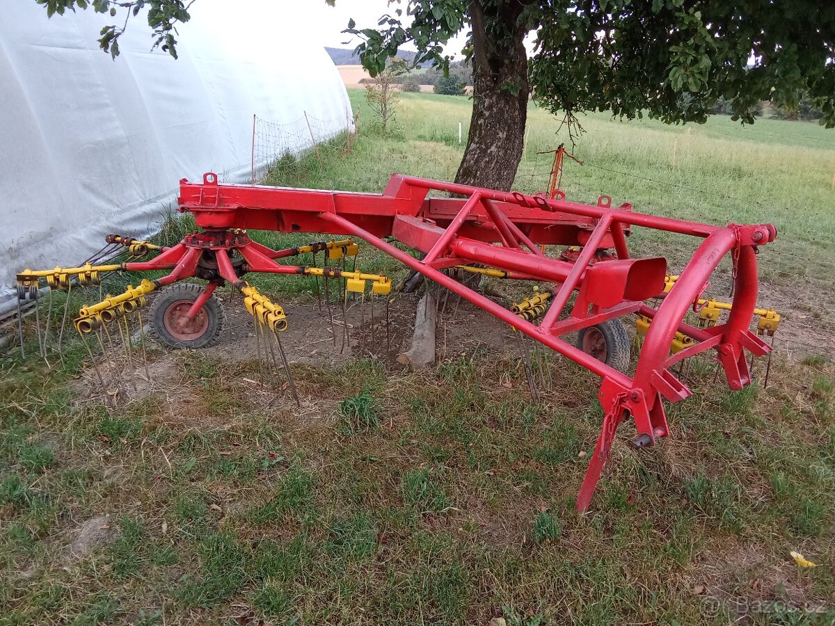 Shrnovač sena 3,8 m