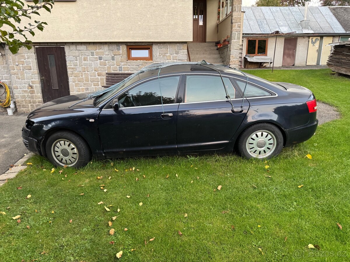 Havarovaná audi a6