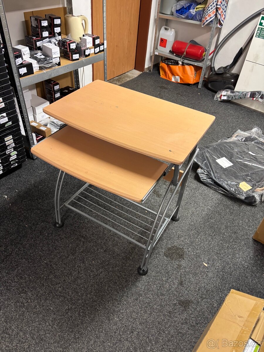 PC stolek 75x70x46cm