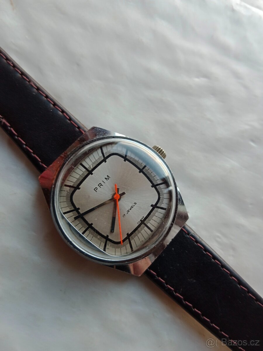 Staré, funkční hodinky Prim- televize