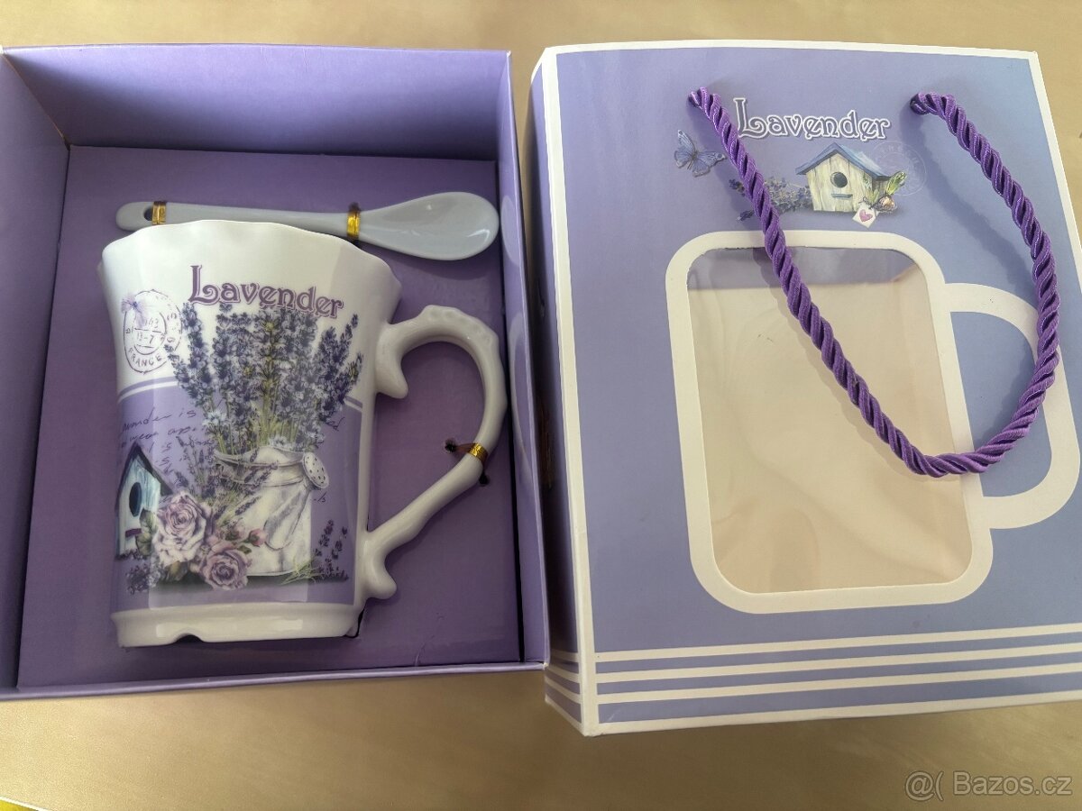 Keramický hrnek se lžičkou levandule v dárkovém balení