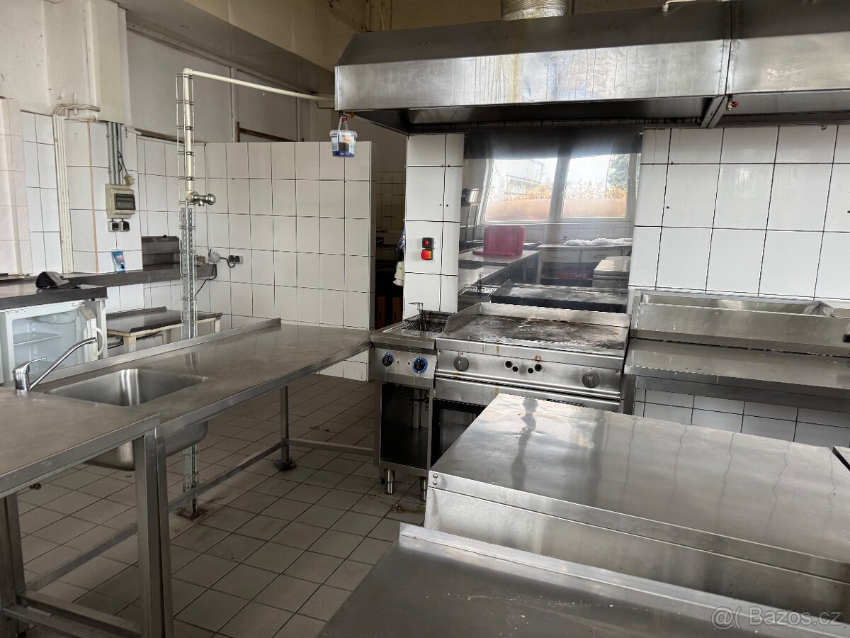 Restaurace v Hradci Králové 650 m2 + letní gala+terasa