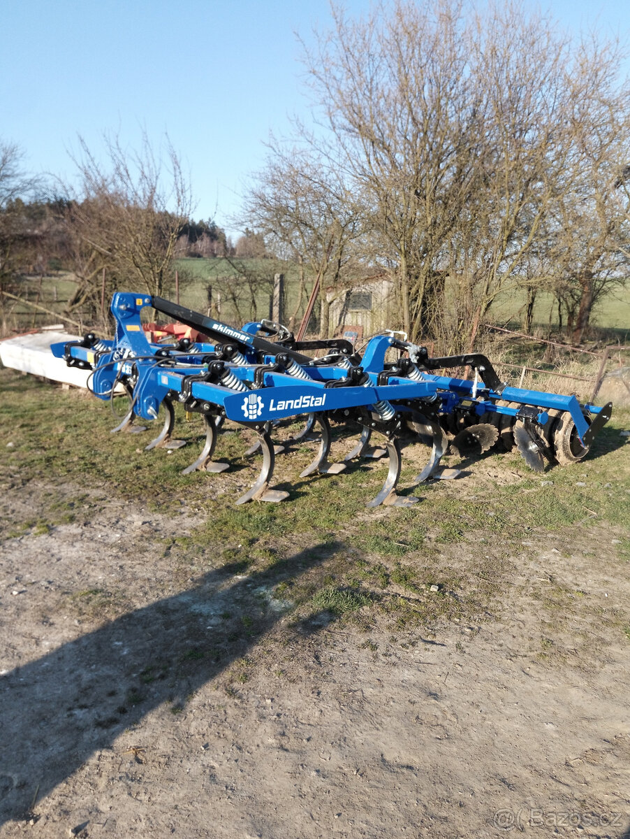 Třířadý radličkový podmítač APB Landstal