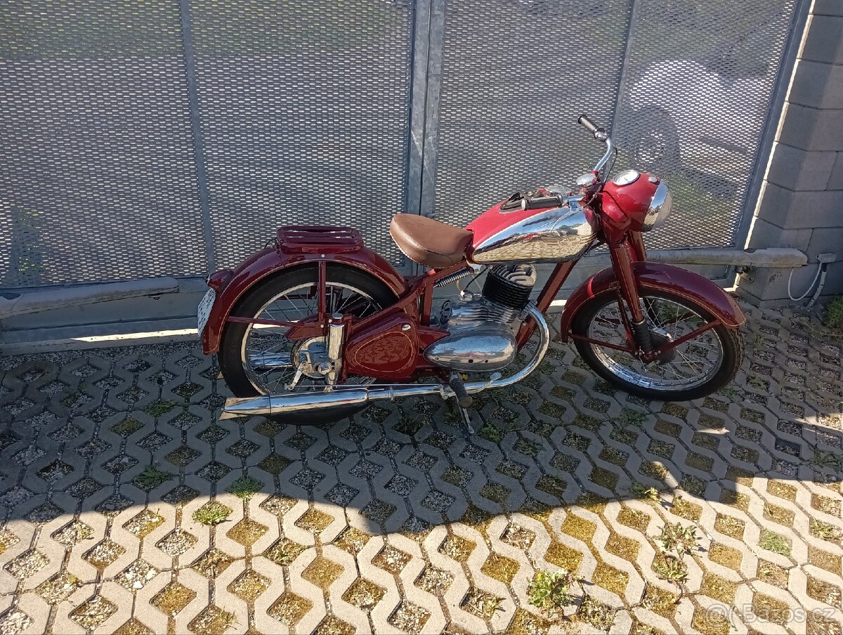Jawa Pérák 250/11