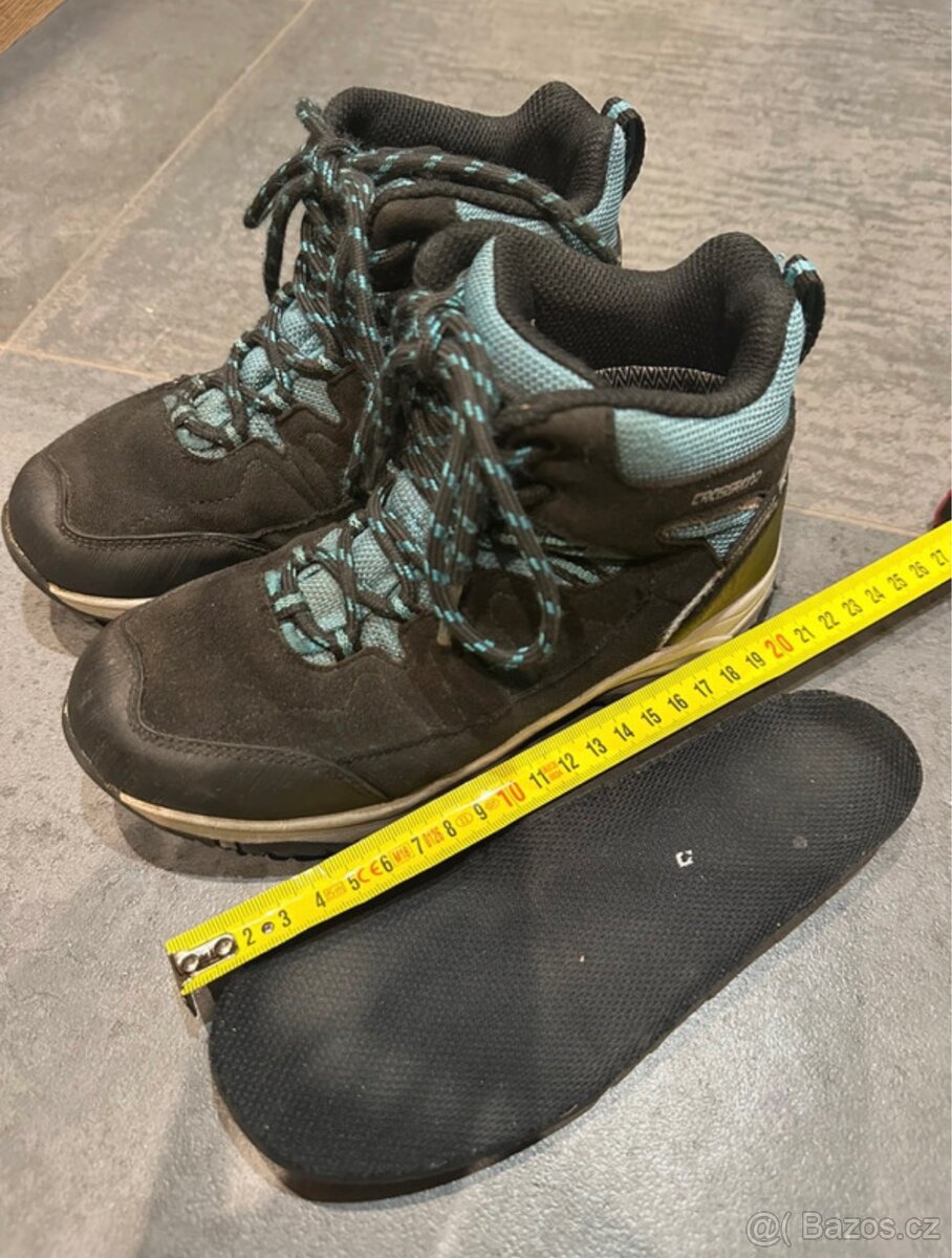 Vyšší chlapecké kotníkové boty vel. 32