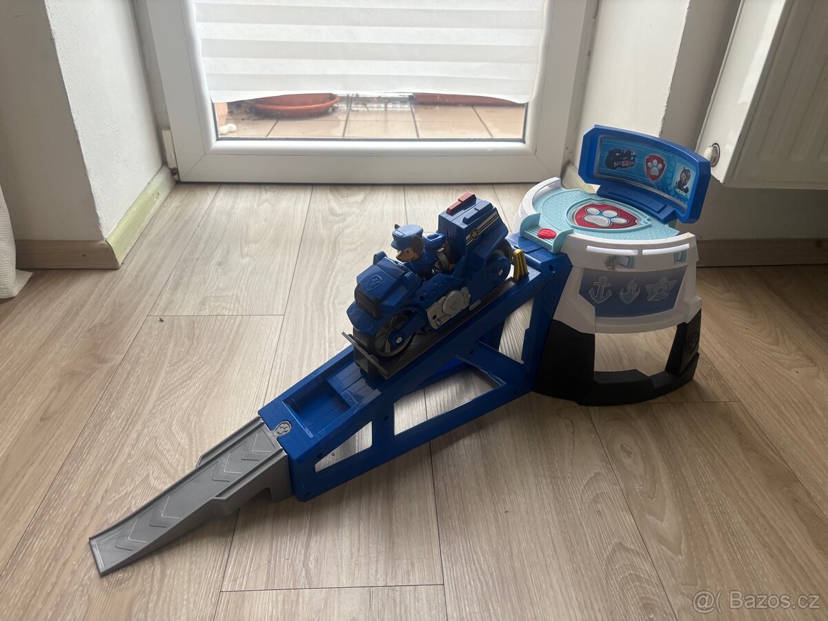 Chase moto dráha Paw patrol
