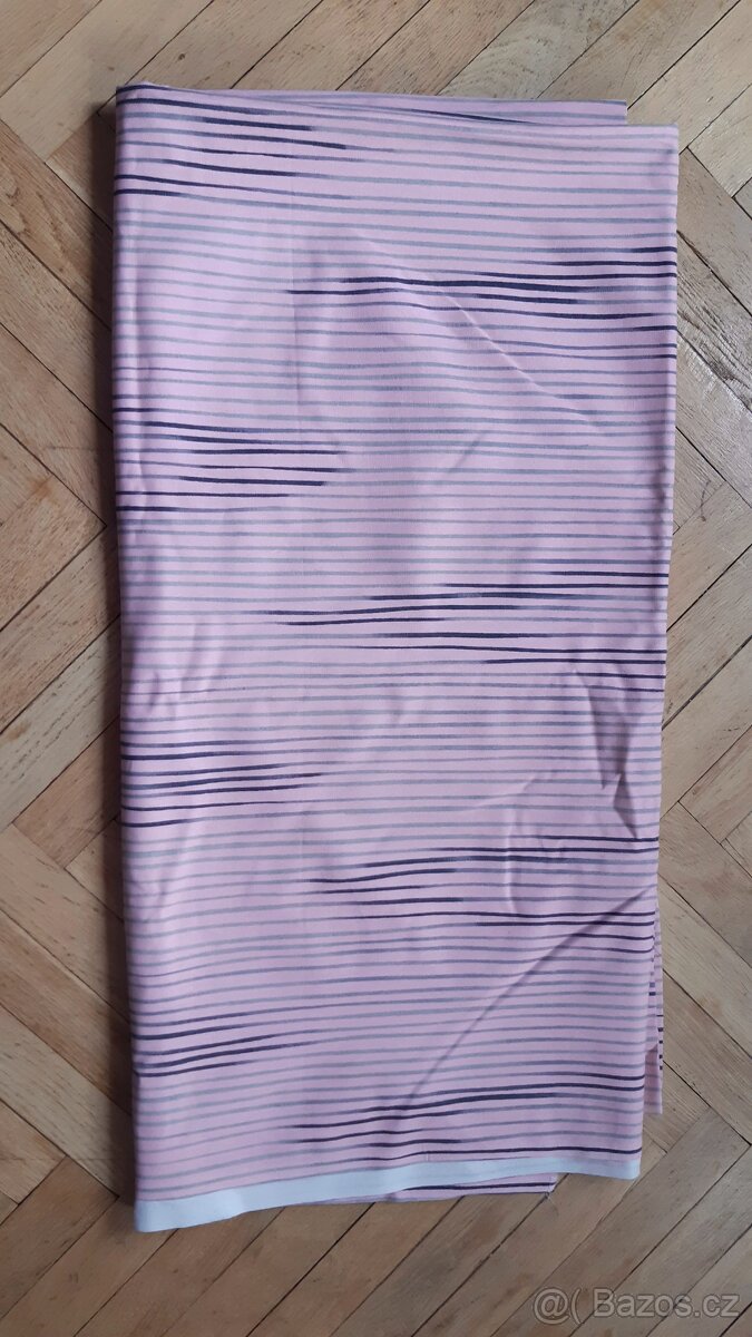 Nová látka, třeba na Závěs dlouhá