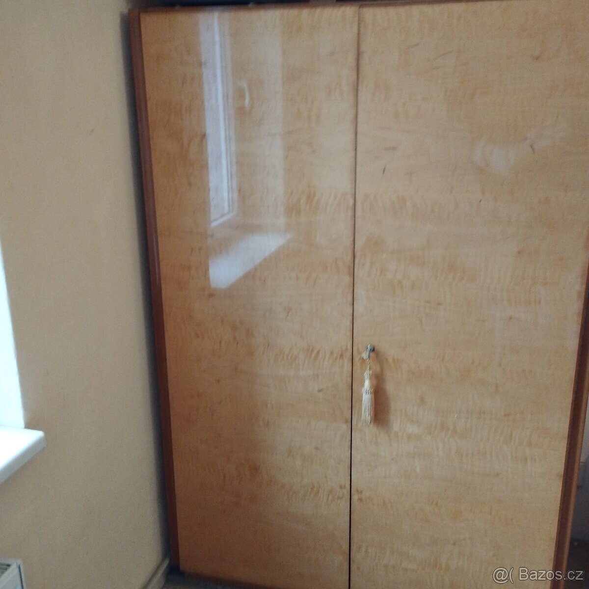 Prodám retro skříň z období 60.-70let.