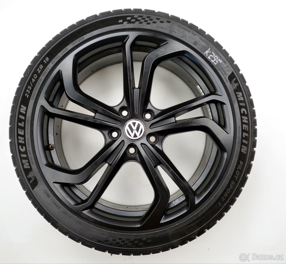 Volkswagen Passat - 19" alu kola - Letní pneu