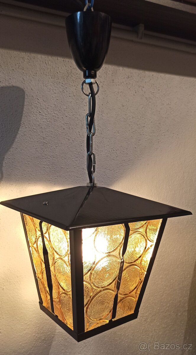 Kovová závěsná lampa, lucerna