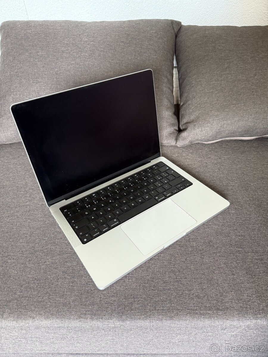 Prodám MacBook Pro M4 32GB / 1TB CZ distribuce