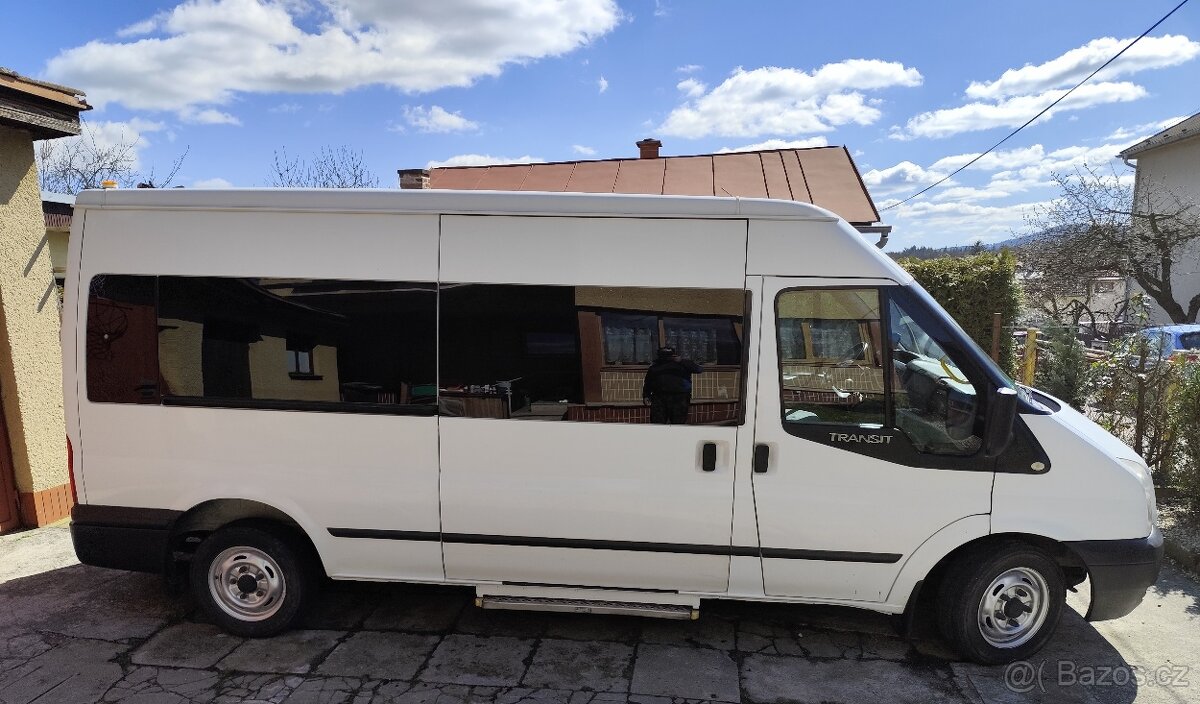 Ford Transit s obytnou vestavbou 9 míst