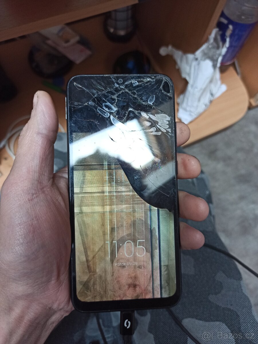 Prodám tyto mobilní telefony na opravu
