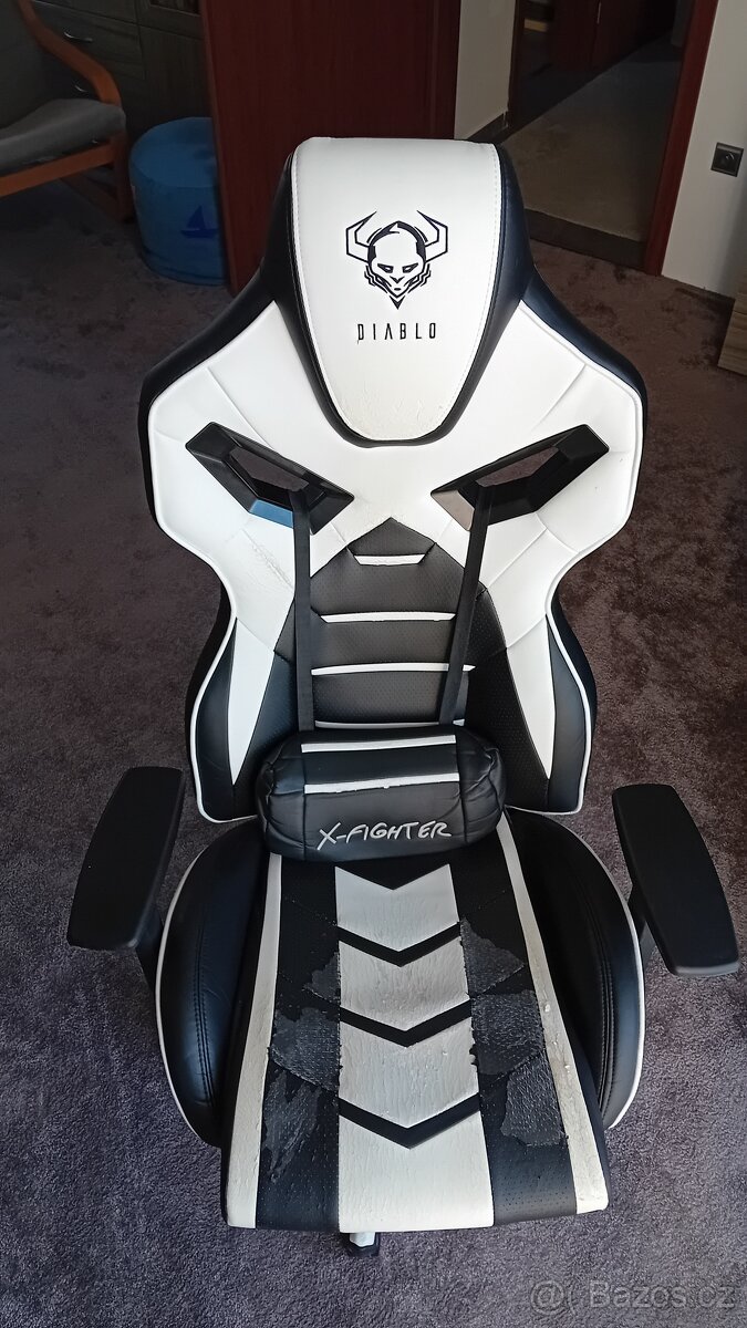 Křeslo k psacímu stolu
