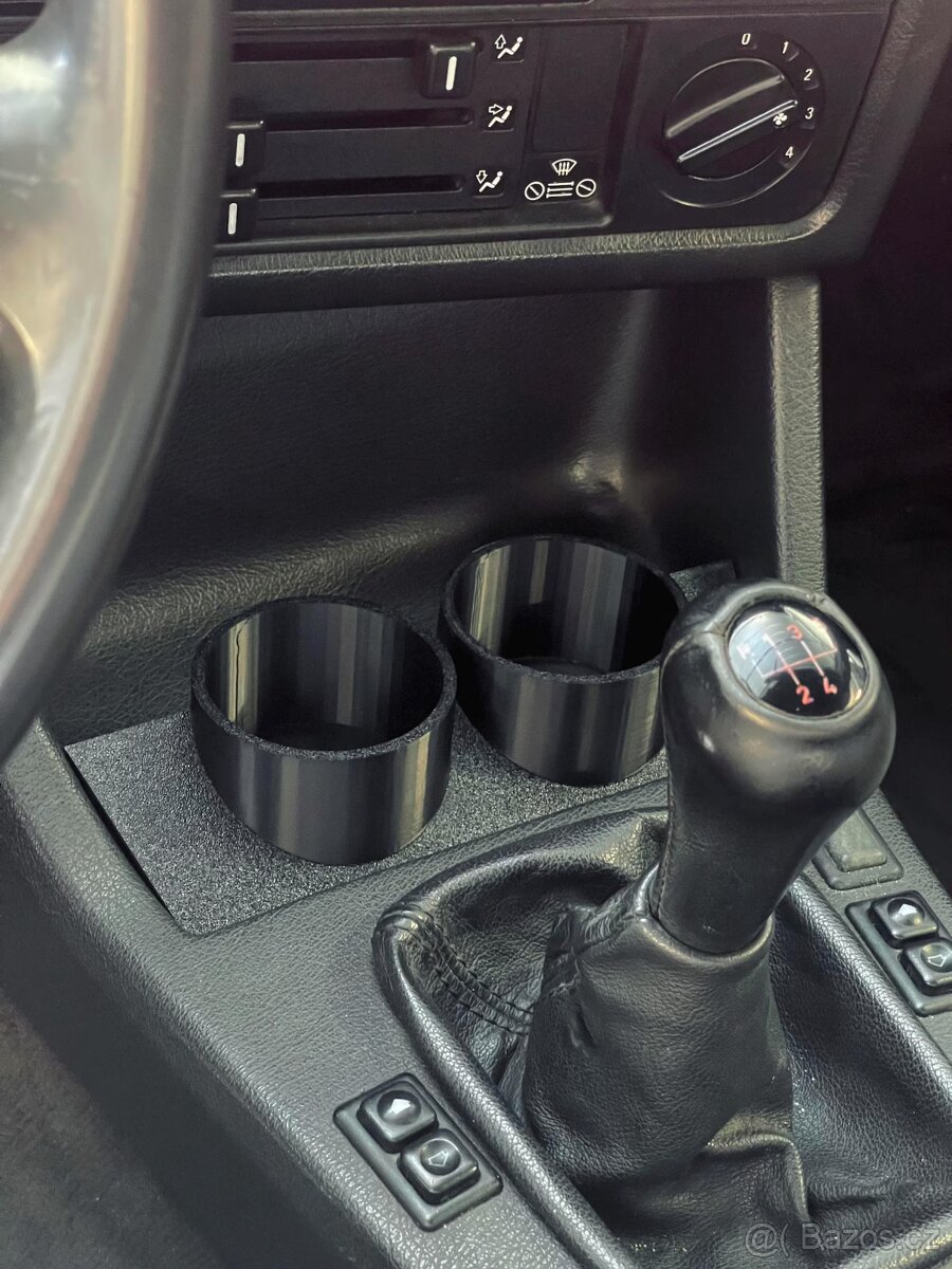 BMW E30 - Držák nápojů