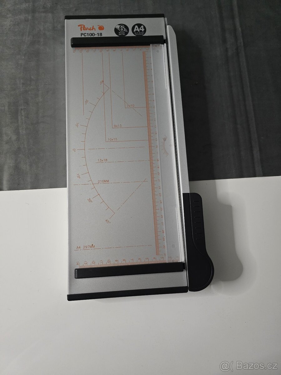 Páková řezačka Peach PC100-18