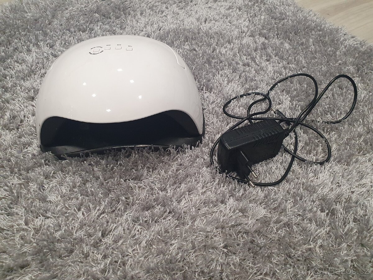 UV/ LED lapmpa na nehty