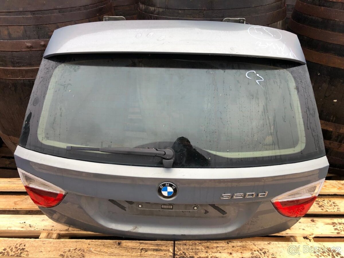 Páte dveře BMW 320D