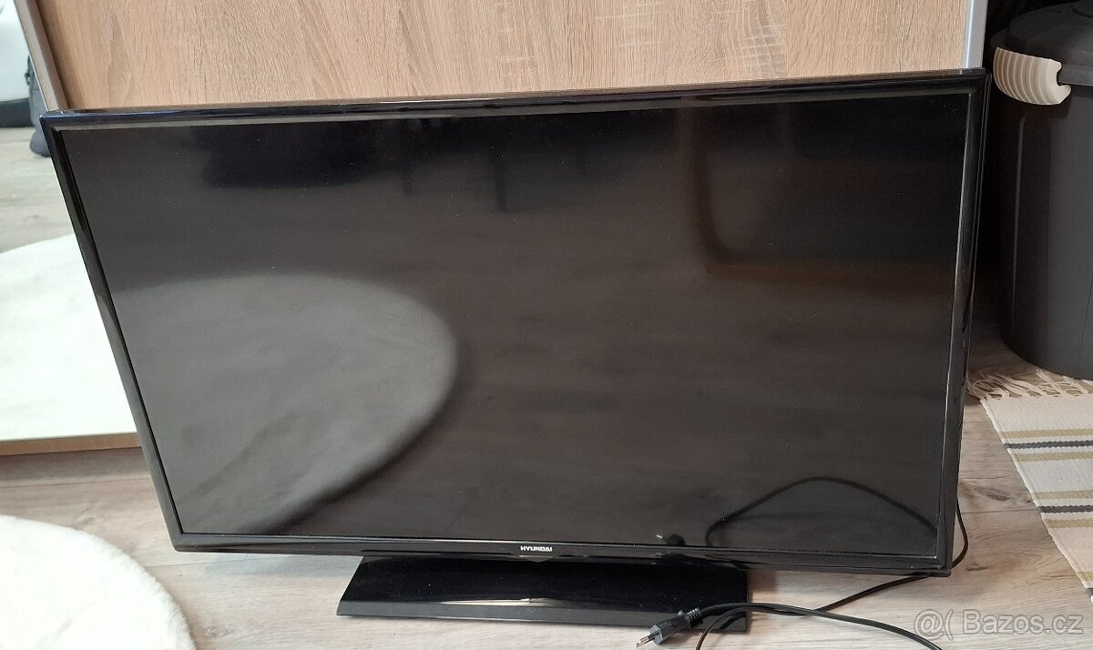 Tv Led Hyundai + set top box