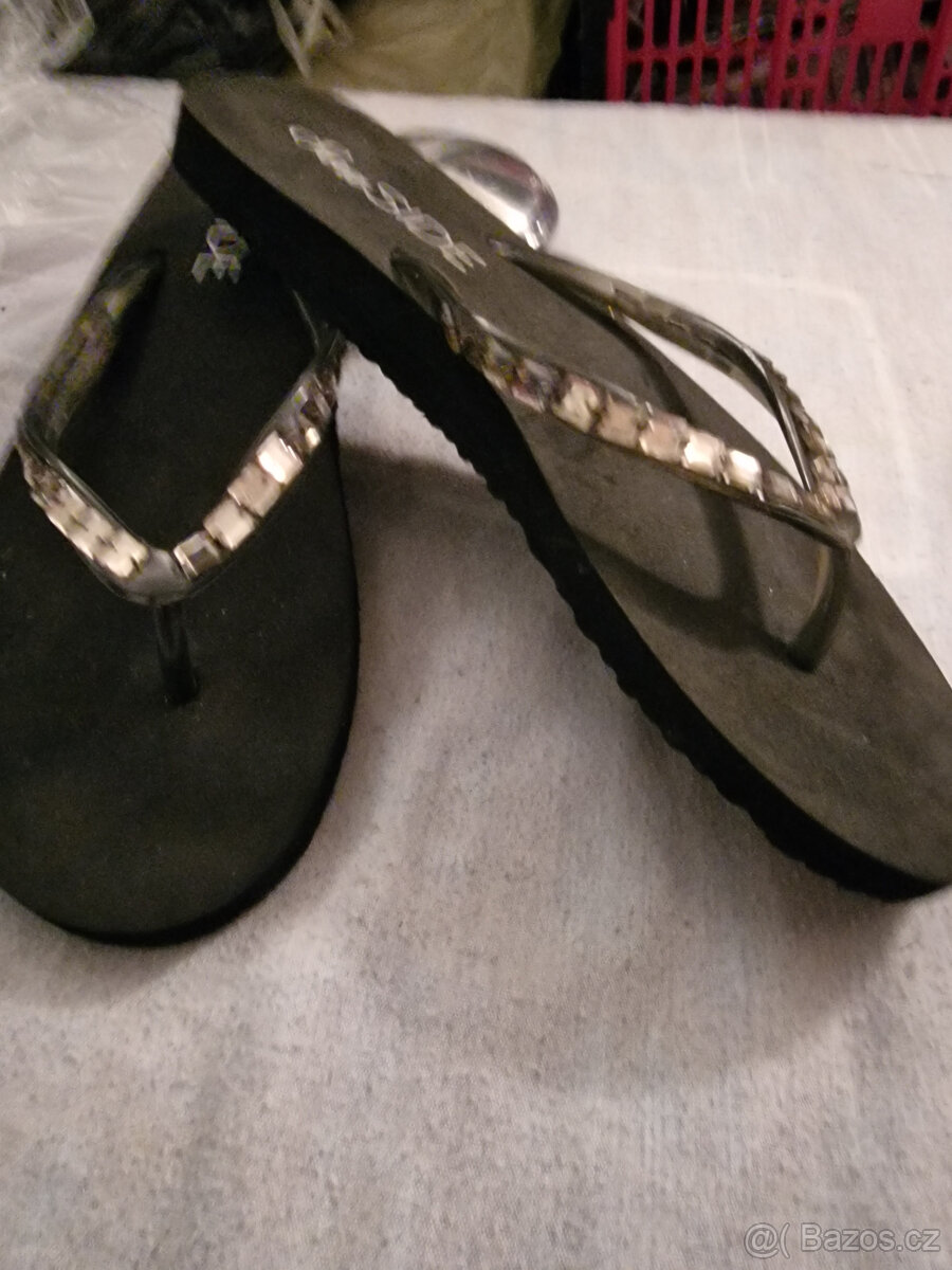 Zabky s kaminky 37/38 nove
