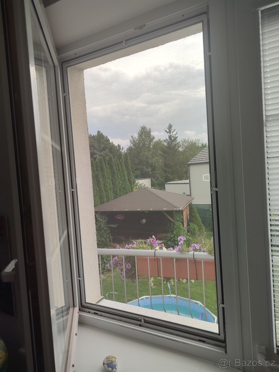 Sítě proti hmyzu