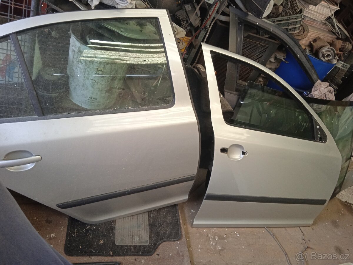 Dveře Škoda Octavia 2 PP ZADNí NEMÁM