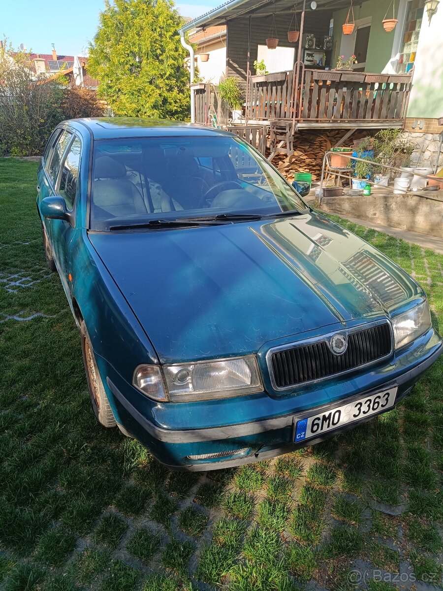 Škoda Octavia 1.6 na náhradní díly