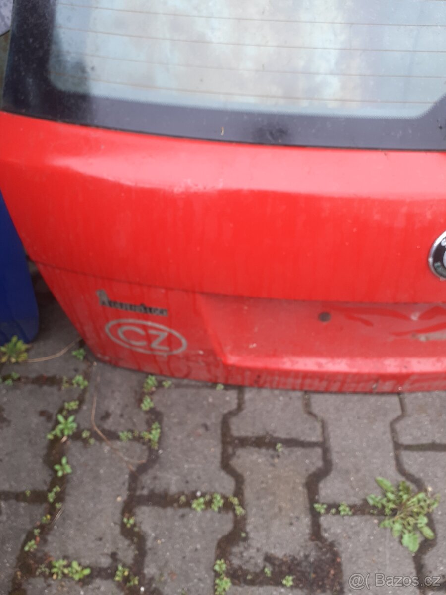 Škoda Fabia víko 8151