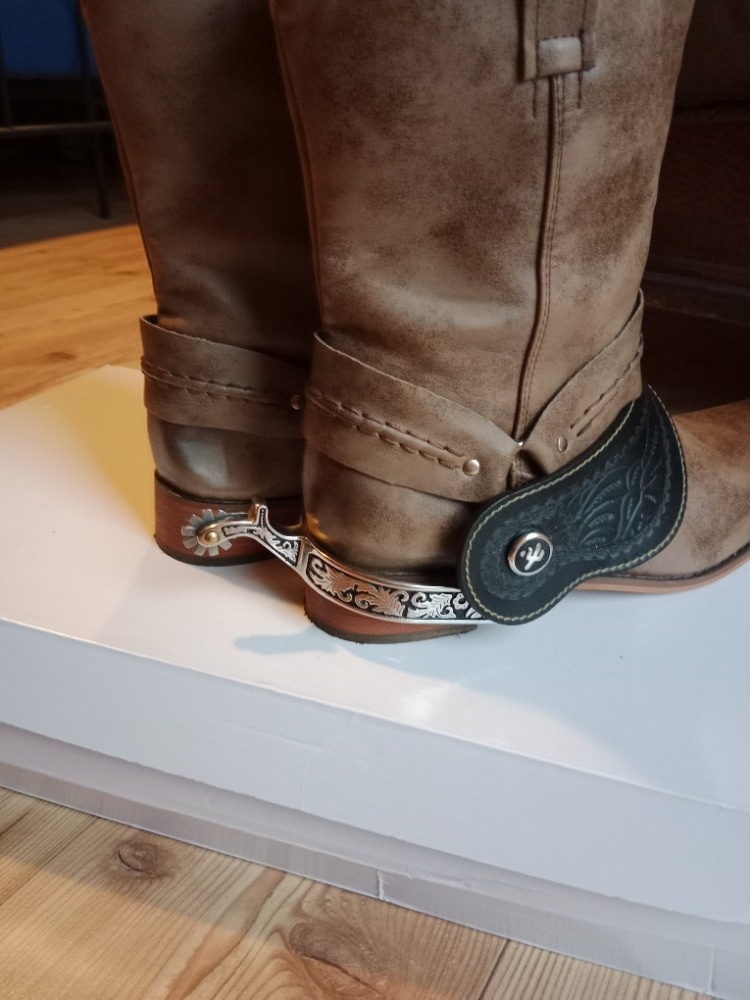 Kovbojské westernové ostruhy