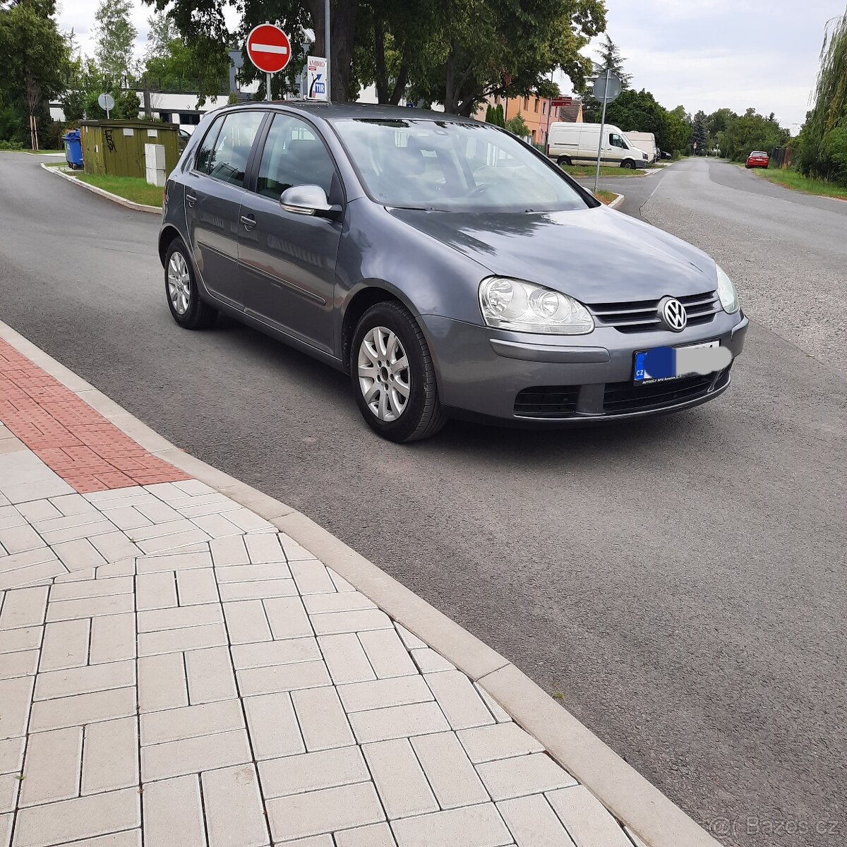 Volkswagen golf 5 2.0tdi,103kw,221000km.