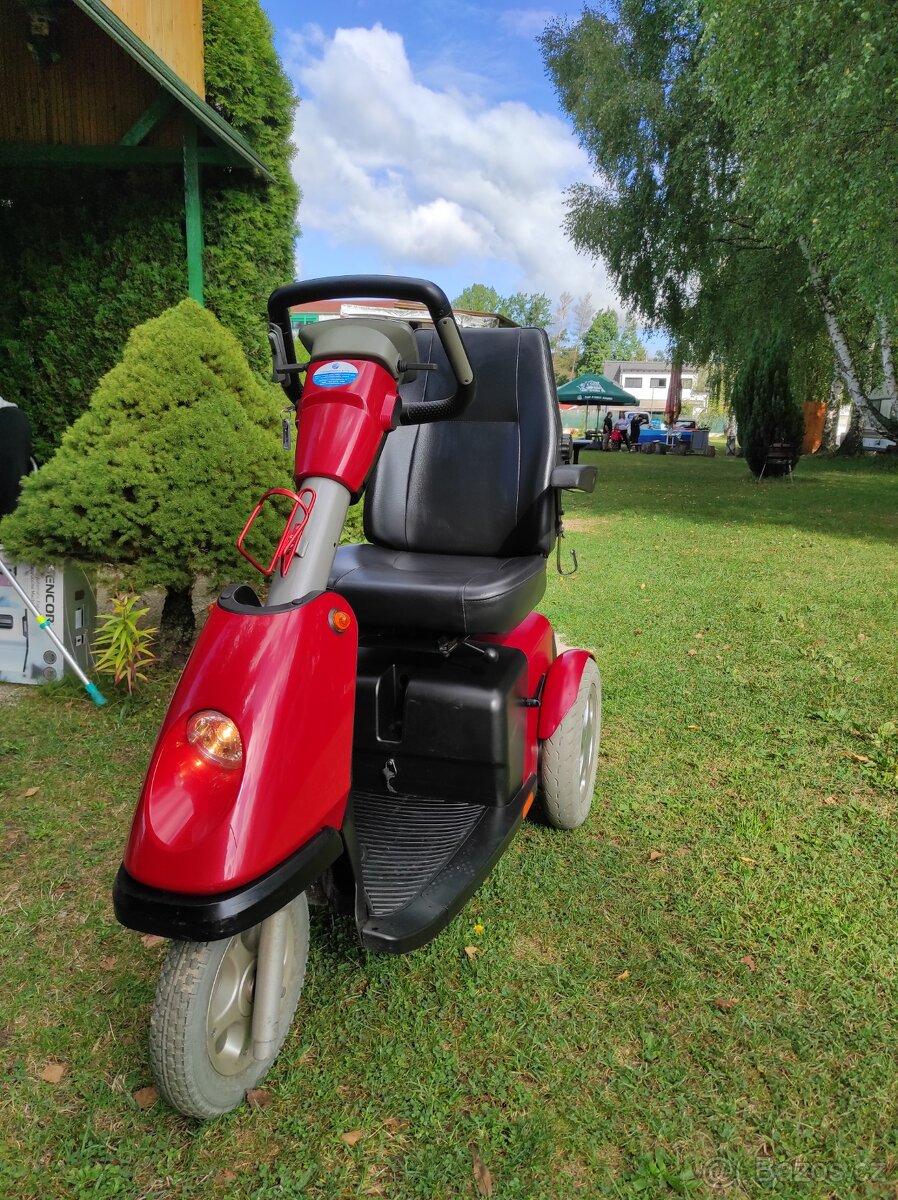Invalidní el. vozík tříkolka