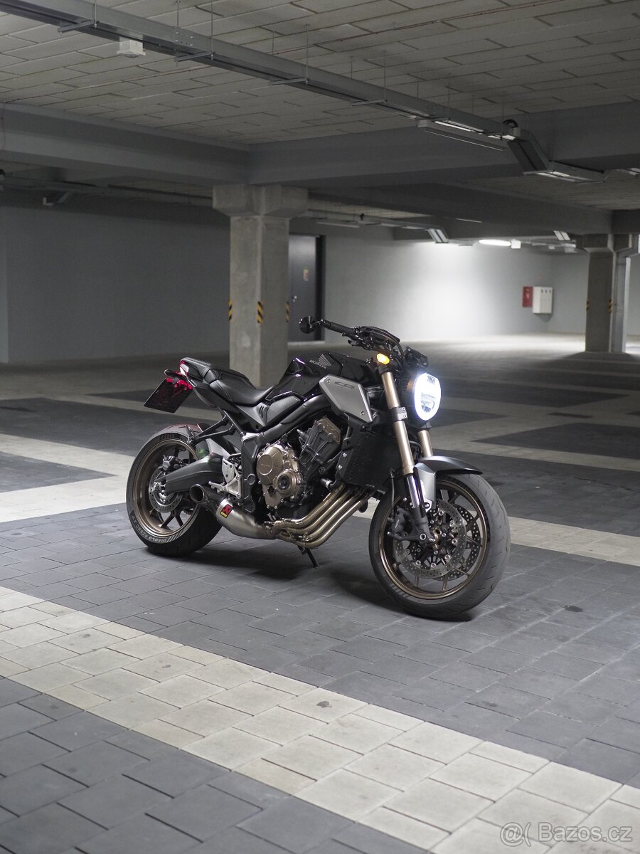 Prodám Honda CB650R (r.v. 2020) – 1. majitel