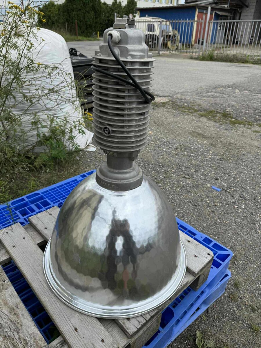 Průmyslové stropní svítidlo