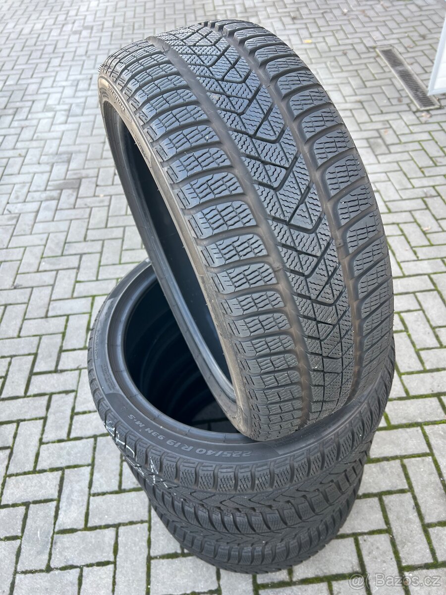 Zimní pneu 225/40 255/35 R19
