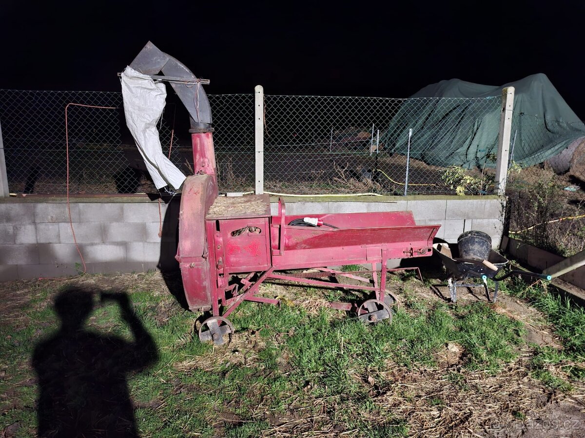 Řezačka na seno a slámu