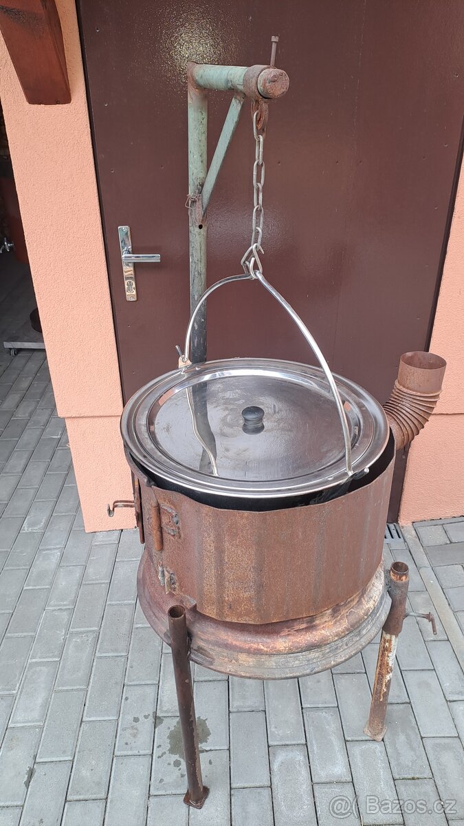 Kotlík, ohniště, gril