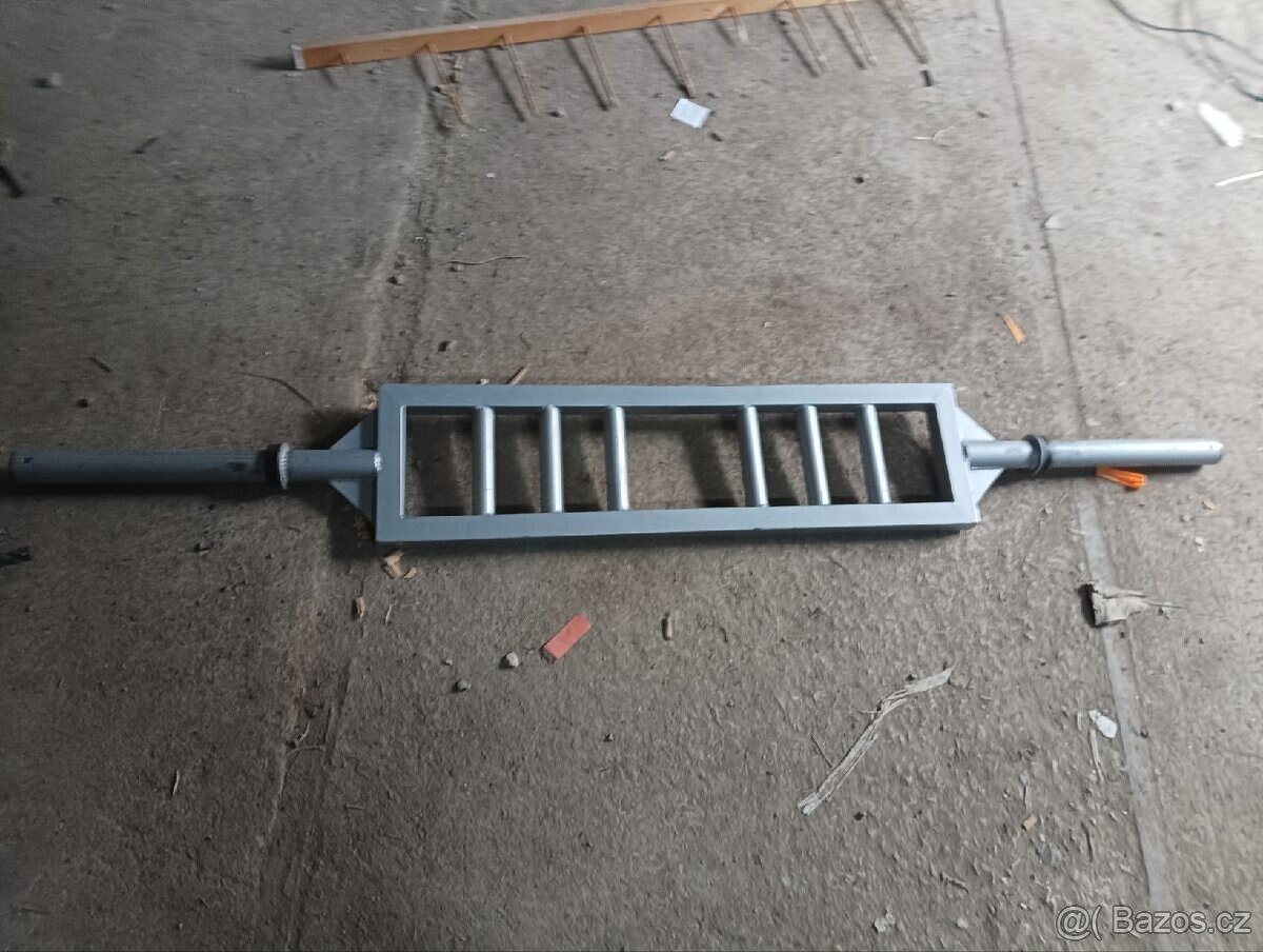 Prodám multiúchopovou olympijskou tyč (trap bar / hex bar)