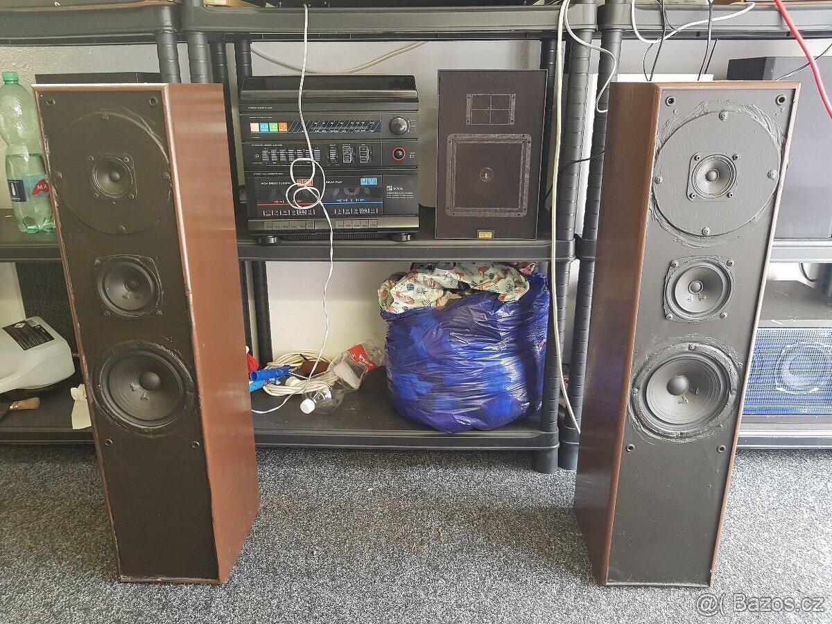 Třípásmové sloupové reproduktory