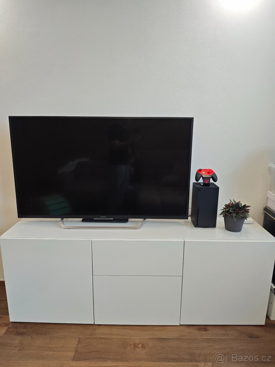 TV stěna / komoda IKEA BESTA