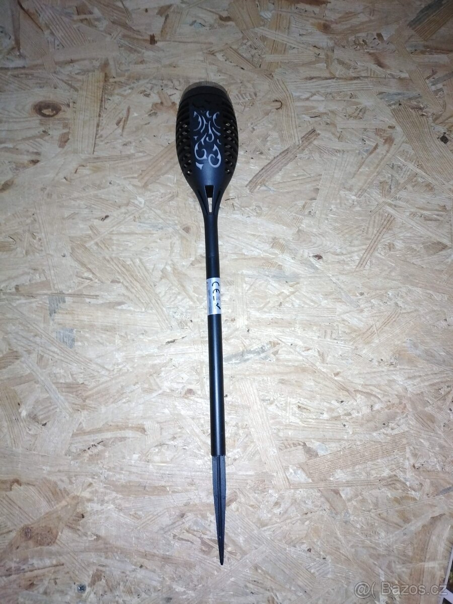 Solární zahradní lampa - svítilna