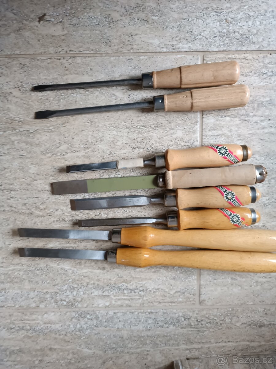 Nová sada dlátek a šroubováků ve dřevě