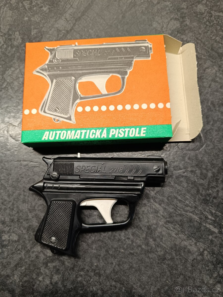 Retro hračka - kuličková pistole