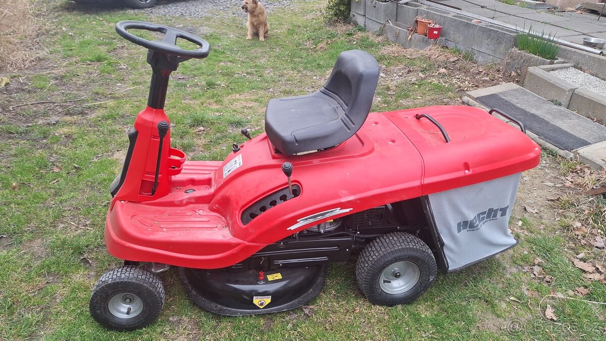 Zahradní traktor/ sekačka