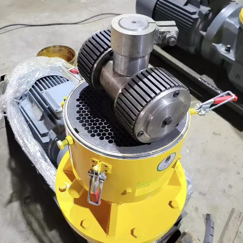 Peletovač na pelety z piliny