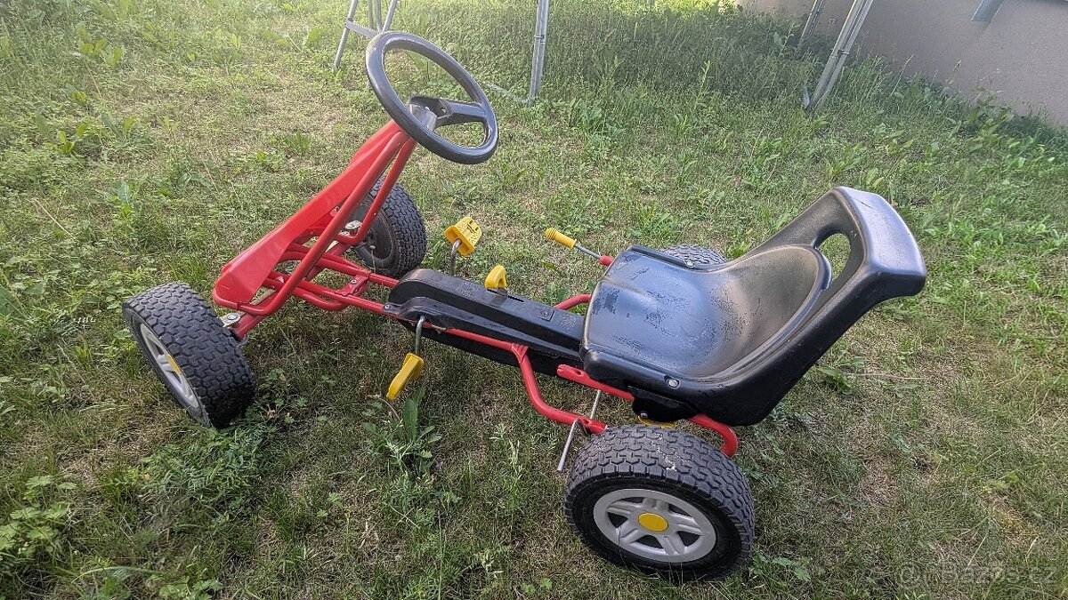 Dětská šlapací kára