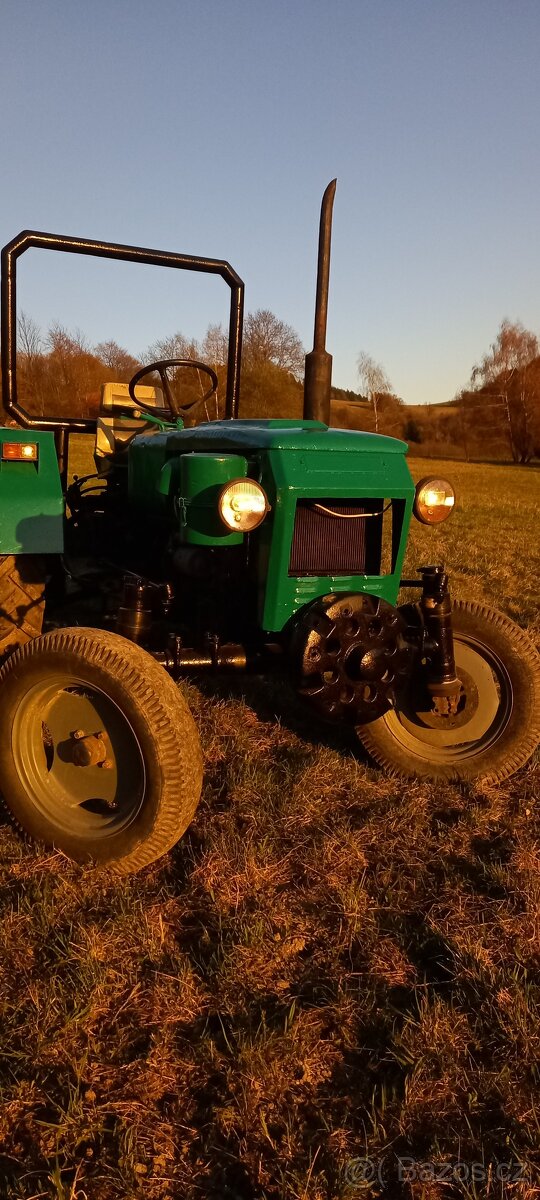 Traktor Zetor 4011