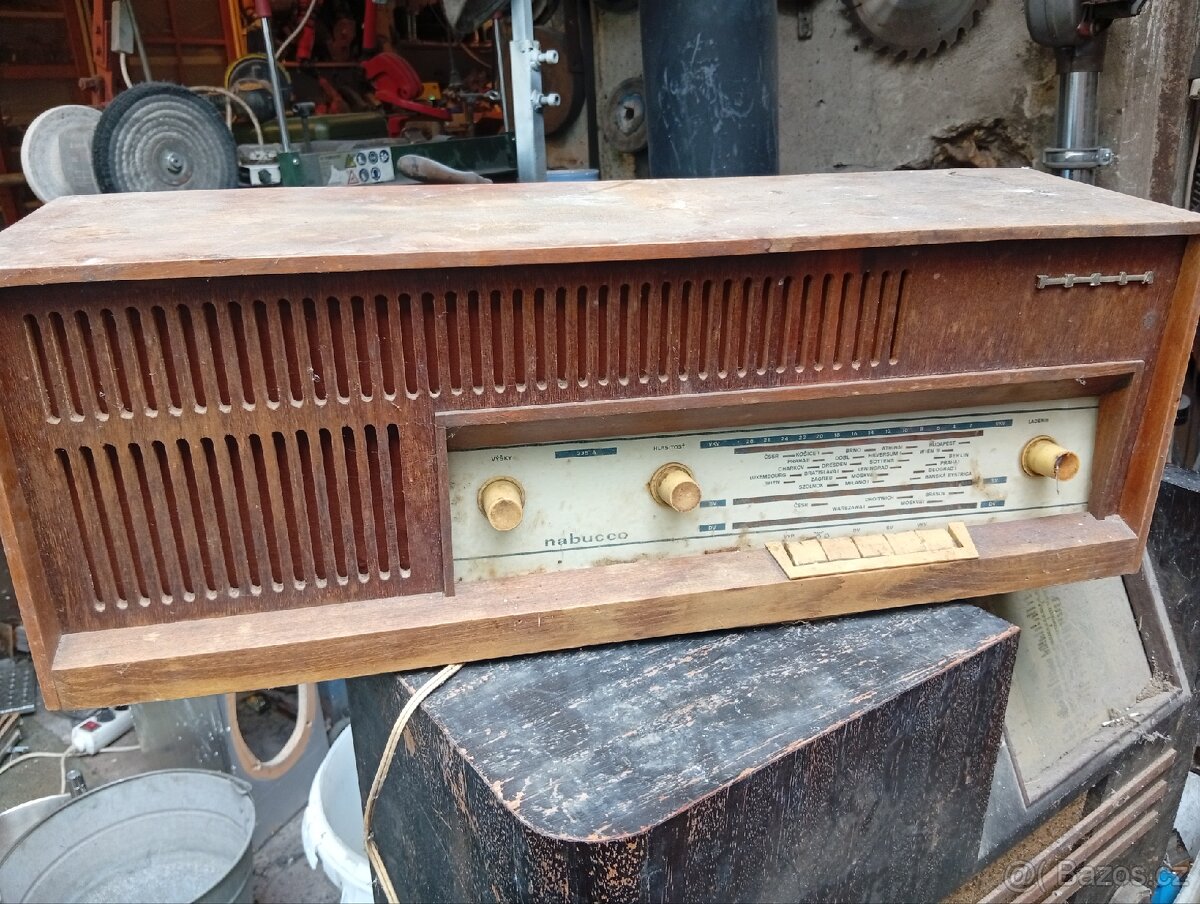 Starý rádio tesla