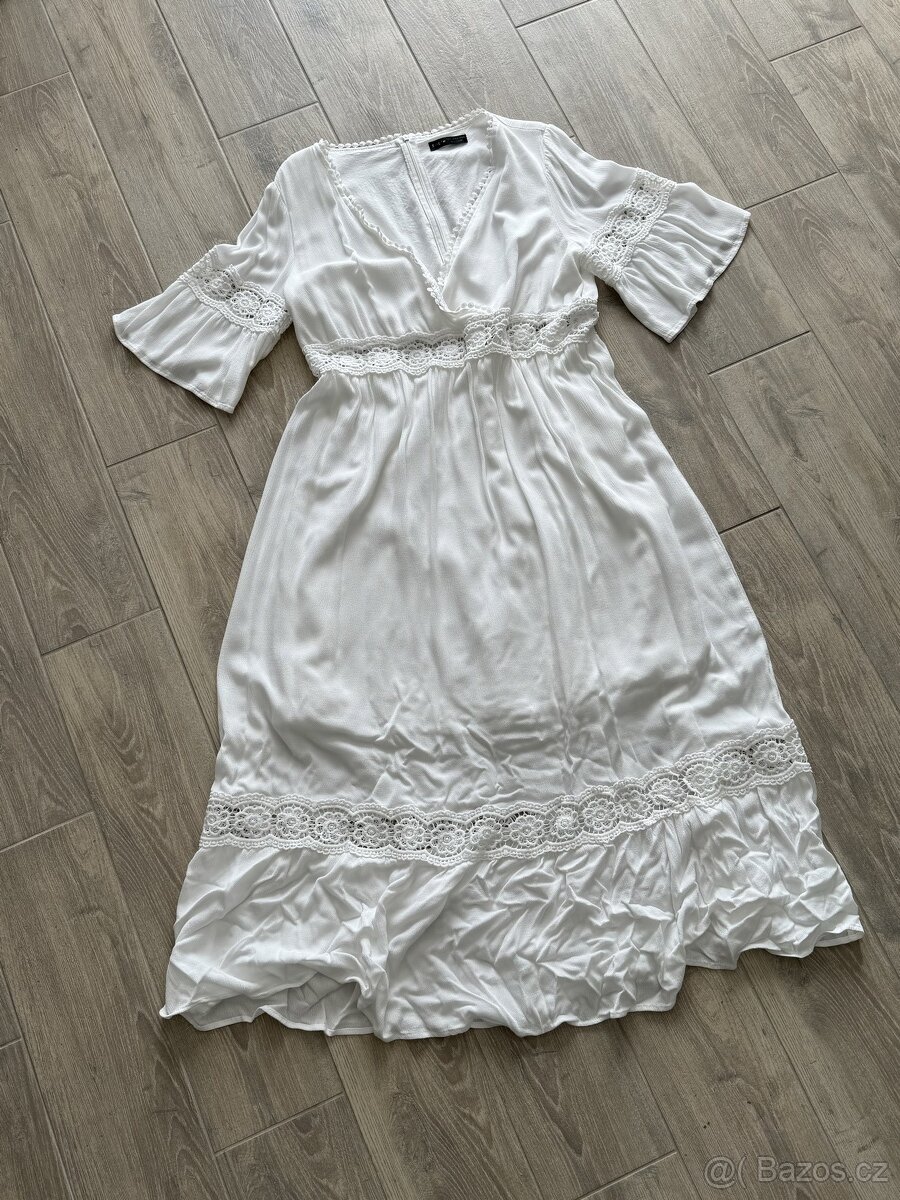 tehotenske bílé šaty