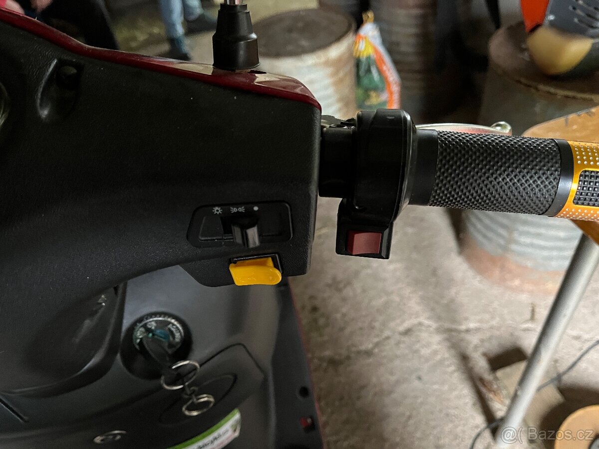 Elektrická tříkolka SELVO